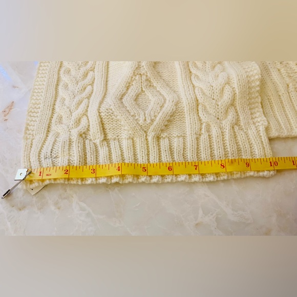 NWT Isotoner scarf - Picture 4 of 7